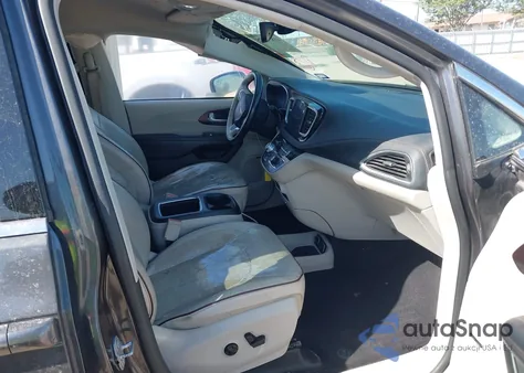 2018 Chrysler Pacifica Limited from USA, damaged, VIN 2C4RC1GG1JR105869